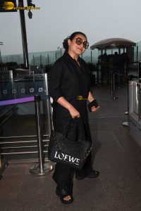 actress rani mukherjee in black dress