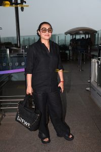 actress rani mukherjee in black dress