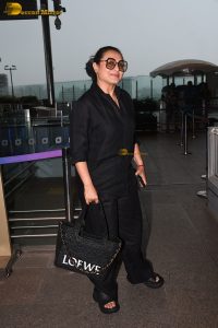 actress rani mukherjee in black dress