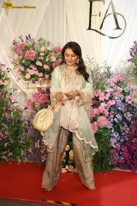 bollywood actress rani mukherjee gorgeous in a salwar dress