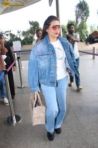 actress Rani Mukerji spotted wearing all denim at the mumbai airport