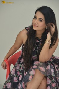 actress Rashi Singh hot photoshoot