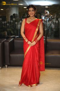 actress rashi singh very pretty in a red saree