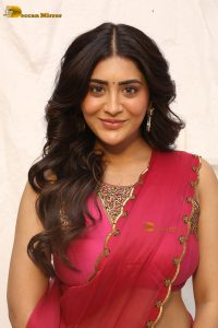 actress rashi singh sexy photoshoot in a red saree