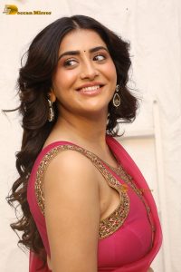 actress rashi singh sexy photoshoot in a red saree