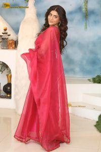 actress rashi singh sexy photoshoot in a red saree