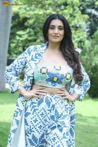 actress Rashi Singh pretty in a blue and white suit