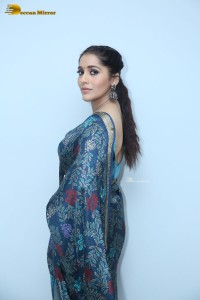 Telugu Anchor and Actress Rashmi Gautam photoshoot in a blue saree