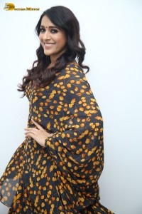 Telugu Anchor and Actress Rashmi Gautam photoshoot in a black and yellow saree