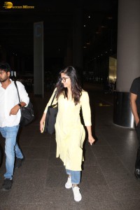 actress rashmika mandanna spotted in a casual attire at mumbai airport