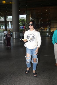 actress Rashmika Mandanna hot looks in torn jeans