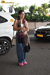 actress Rashmika Mandanna cute in top and jeans