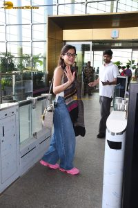 actress Rashmika Mandanna cute in top and jeans