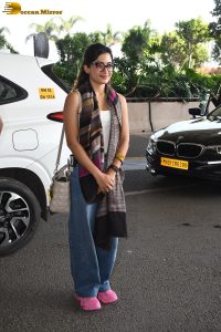 actress Rashmika Mandanna cute in top and jeans