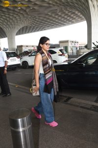 actress Rashmika Mandanna cute in top and jeans