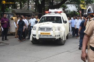 Business Tycoon Ratan Tata’s Final Journey attended by Amit Shah, Eknath Shinde, Sharad Pawar, Chandrababu Naidu, Nita Ambani, Aamir Khan, and others