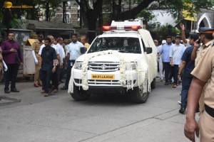 Business Tycoon Ratan Tata’s Final Journey attended by Amit Shah, Eknath Shinde, Sharad Pawar, Chandrababu Naidu, Nita Ambani, Aamir Khan, and others