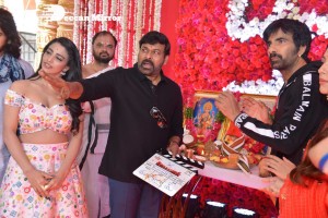 Ravanasura Movie Opening Stills with Ravi Teja, Chiranjeevi, Anu Emmanuel, Faira Abdullah