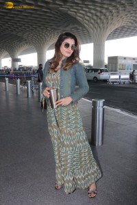 actress Raveena Tandon chic look at airport