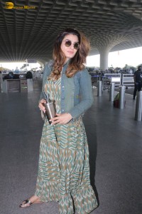 actress Raveena Tandon chic look at airport