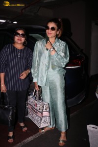 actress Raveena Tandon beautiful at airport