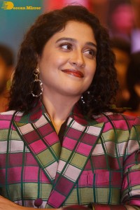 Regina Cassandra Picture Gallery 3