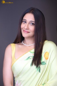 actress Regina Cassandra photo shoot in a green saree