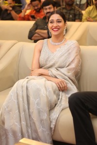 actress Regina Cassandra sweet looks in a silver color saree