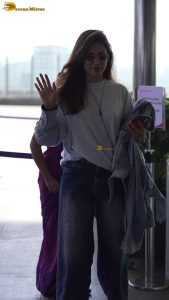 actress Rhea Chakraborty chic look at mumbai airport