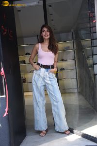 actress Rhea Chakraborty cute in a pink top