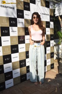 actress Rhea Chakraborty cute in a pink top