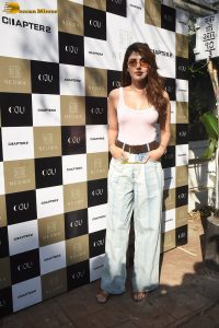 actress Rhea Chakraborty cute in a pink top