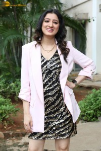 indian actress richa panai cute photoshoot in a garden