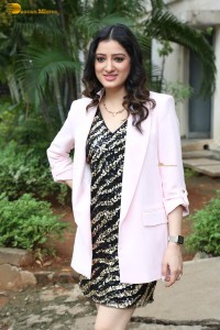 indian actress richa panai cute photoshoot in a garden