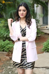 indian actress richa panai cute photoshoot in a garden