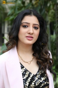 indian actress richa panai cute photoshoot in a garden