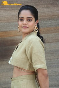 Actress Riddhi Kumar Photoshoot