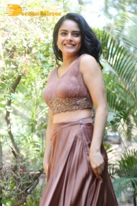 Riddhi Kumar hot photoshoot