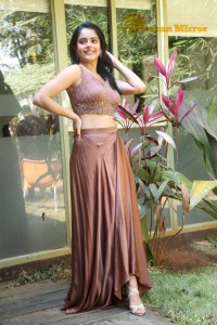 Riddhi Kumar hot photoshoot