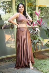 Riddhi Kumar hot photoshoot