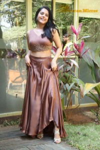 Riddhi Kumar hot photoshoot