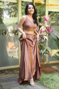 Riddhi Kumar hot photoshoot