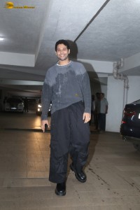 Ritesh Sidhwani’s Party attended by Sidharth Malhotra, Kiara Advani, Ananya Panday, Ranveer Singh and Malavika Mohanan