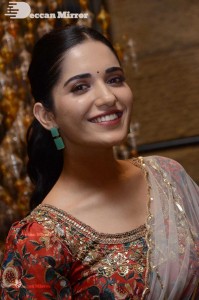 Ruhani-Sharma-9