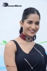 Ruhani-Sharma-1