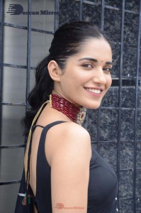 Ruhani-Sharma-13
