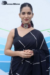 Ruhani-Sharma-15