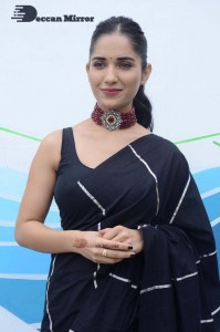 Ruhani-Sharma-16