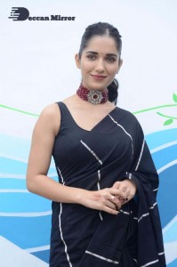 Ruhani-Sharma-23