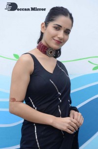 Ruhani-Sharma-29